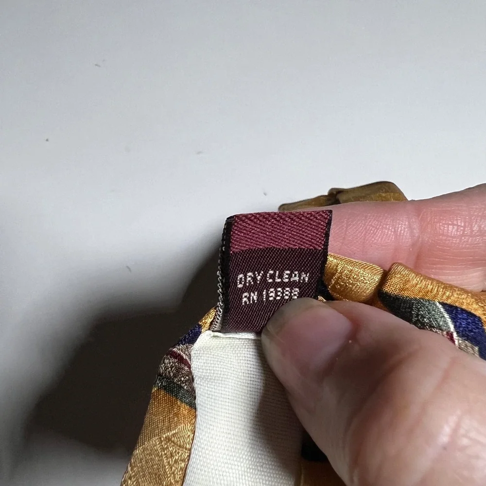 Jos. A. Bank Mens Necktie 100%‎ Silk Geometric Gold OS